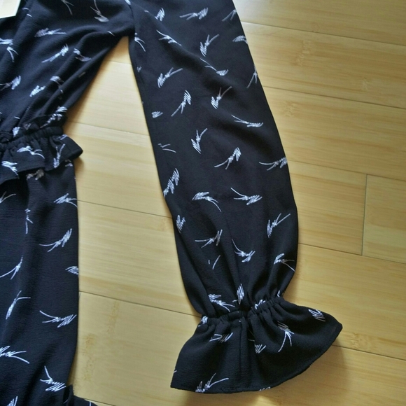 -NWT- Michael Kors Ruffled Off The Shoulder Dress - Picture 4 of 16